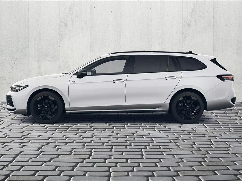 Gebraucht VW Passat R-line 150 PS (110 kW) 2025 Weiß Kombi