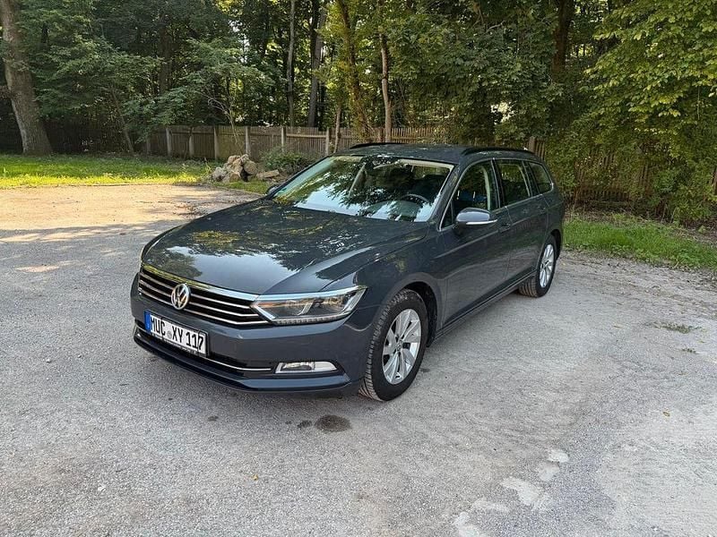 Gebraucht 2019 VW Passat Elegance Kombi | 11.990 € (Superpreis) - Bild 1/4