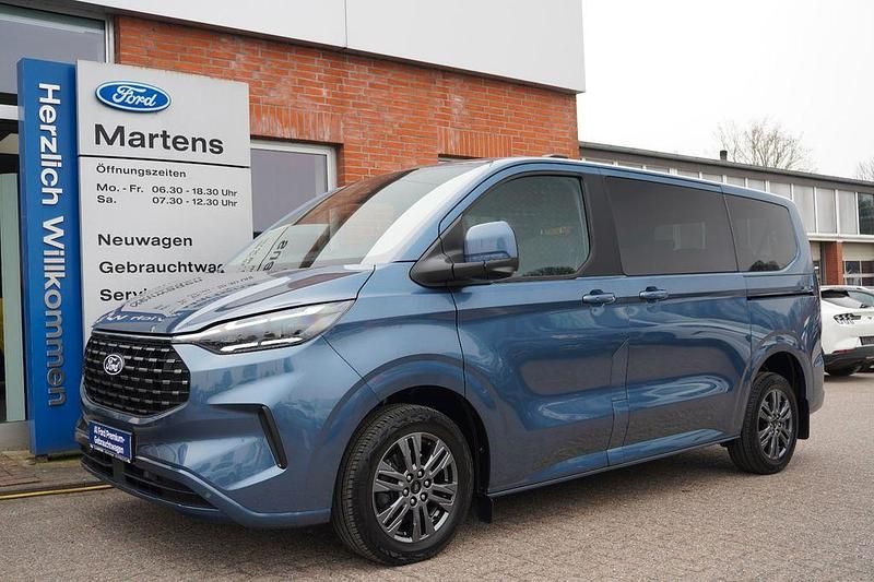 Gebraucht Ford Tourneo Titanium 170 PS (125 kW) 2025 Blau Van / Kleinbus