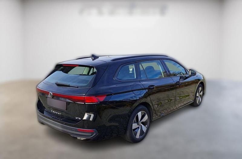 Gebraucht VW Passat 150 PS (110 kW) 2024 Schwarz metallic Kombi