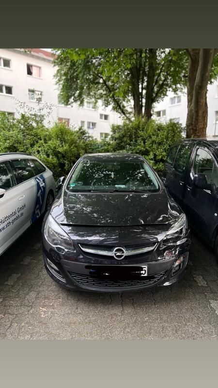 Schwarz Gebraucht 2015 Opel Astra Kombi | 4.500 € - Bild 1/4
