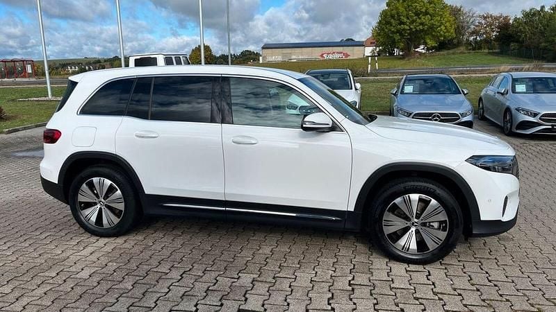 Gebraucht Mercedes EQB300 Progressive 167 kW (228 PS) 2024 Unilack polarweiß SUV