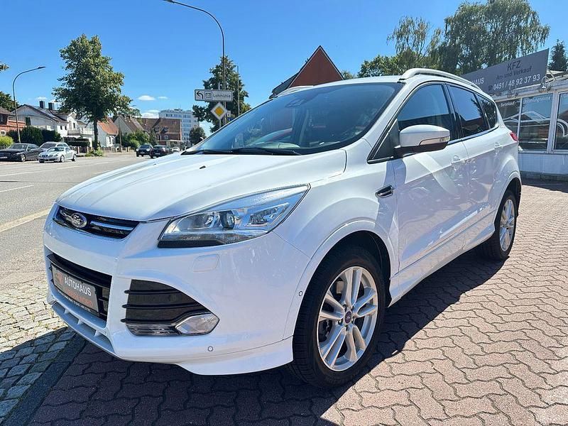 Gebraucht Ford Kuga Individual 179 PS (131 kW) 2015 Weiß SUV