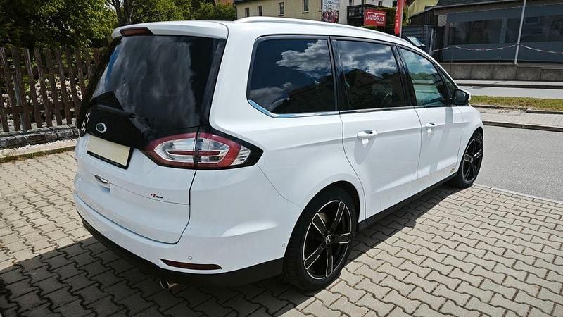 Gebraucht Ford Galaxy Titanium 179 PS (131 kW) 2017 Weiß Van / Kleinbus