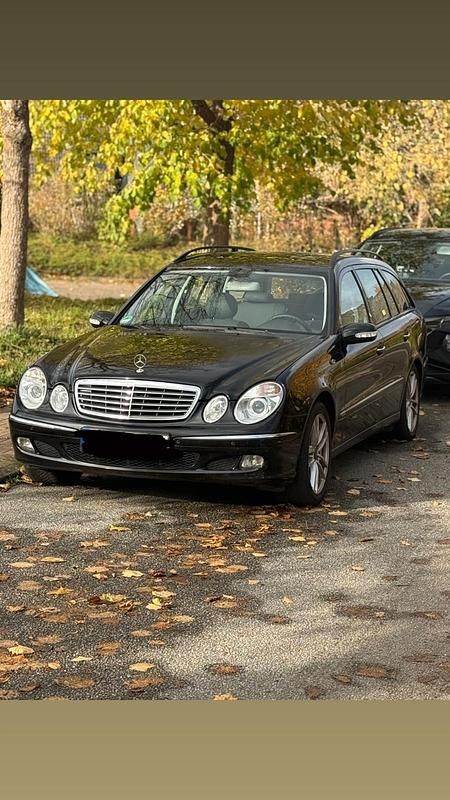 Schwarz Gebraucht 2004 Mercedes E220 Kombi | 2.700 € (Fairer Preis) - Bild 1/4
