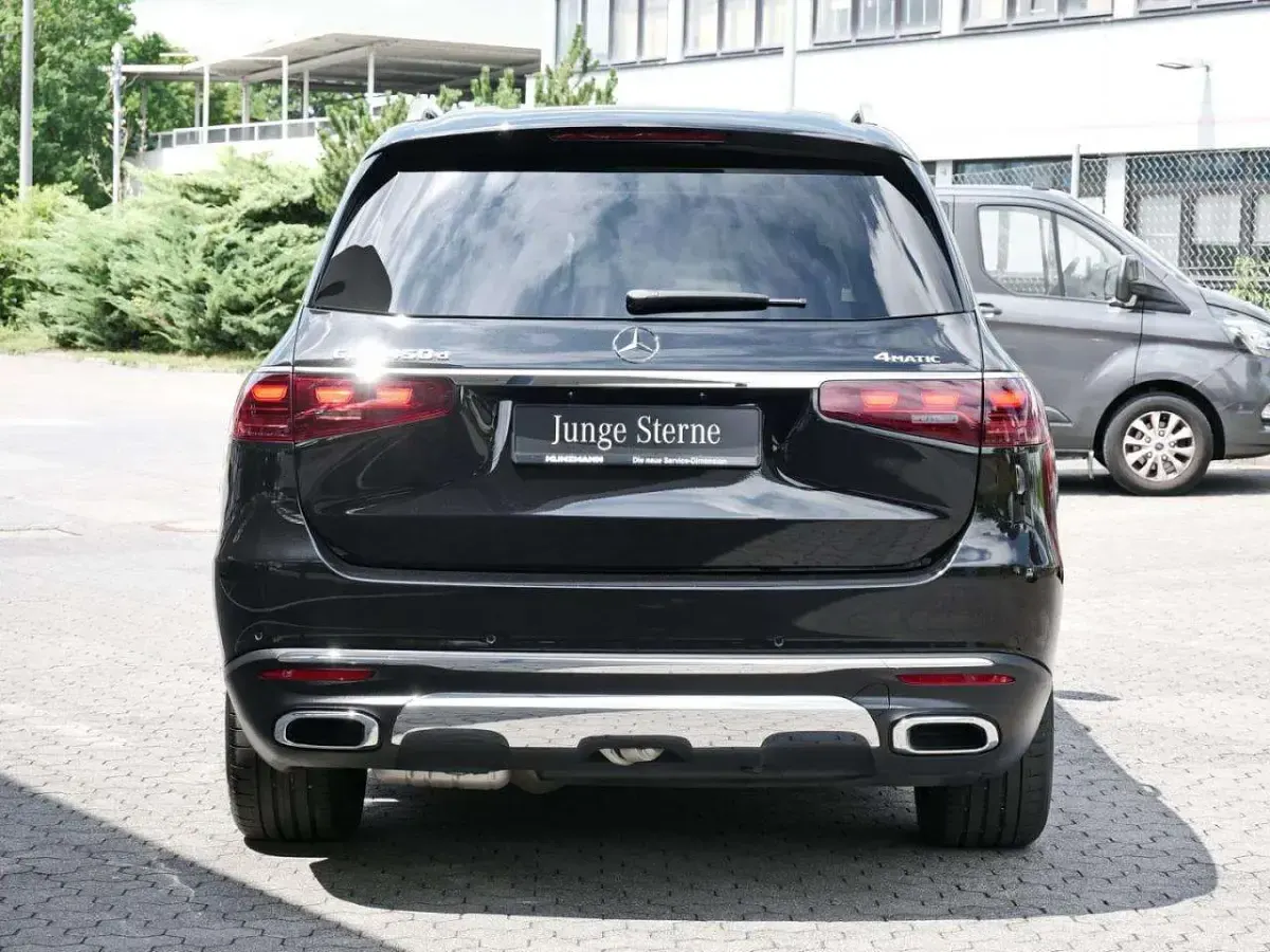 Gebraucht Mercedes GLS450 367 PS (269 kW) 2025 Obsidianschwarz metallic SUV