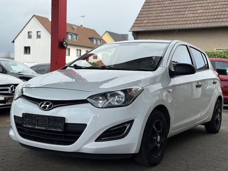 Gebraucht Hyundai i20 Edition 86 PS (63 kW) 2014 Weiß Kleinwagen