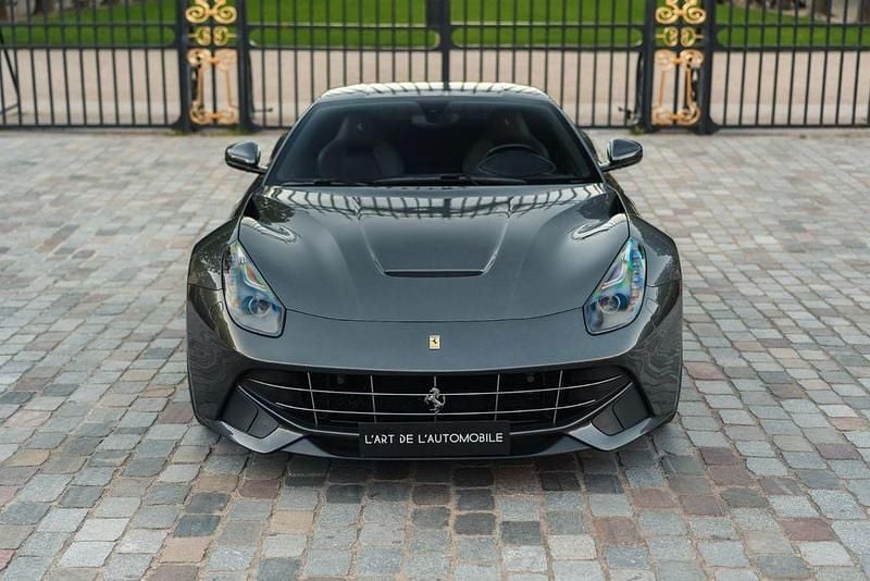 Second-hand Ferrari F12 740 CP (544 kW) 2017 Gri Coupe