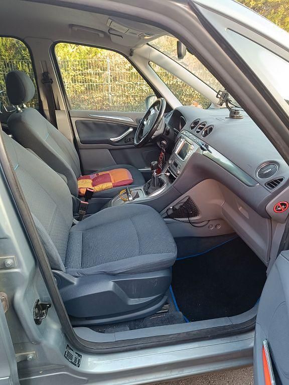 Gebraucht Ford Galaxy Trend 140 PS (102 kW) 2009 Grau Van / Kleinbus