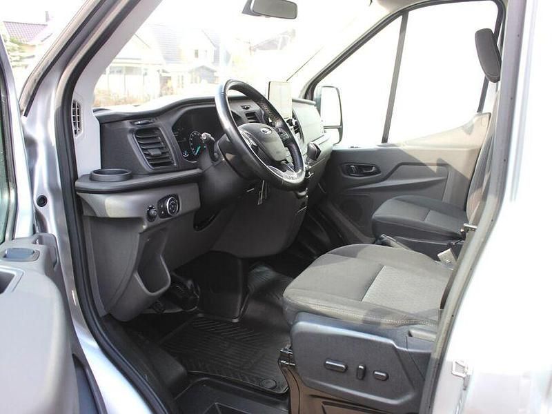 Gebraucht Ford Transit Trend 170 PS (125 kW) 2021 Silber (metallic) Van