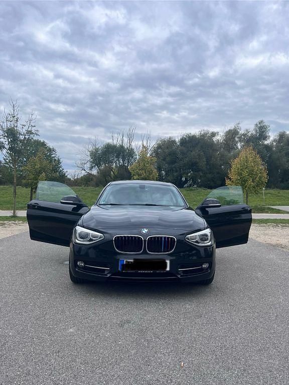Schwarz Gebraucht 2013 BMW 116 Sport Line Kleinwagen | 7.700 € (Etwas zu teuer) - Bild 1/4