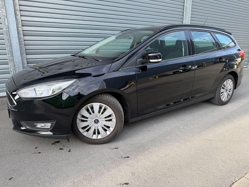 Gebraucht Ford Focus Business Edition 125 PS (91 kW) 2018 Schwarz Kombi