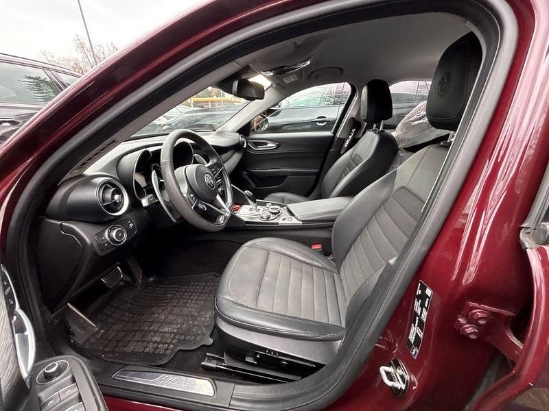 Gebraucht Alfa Romeo Giulia Super 150 PS (110 kW) 2017 Rot Limousine