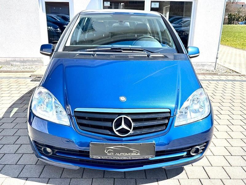 Gebraucht Mercedes A160 95 PS (69 kW) 2011 Blau Kleinwagen