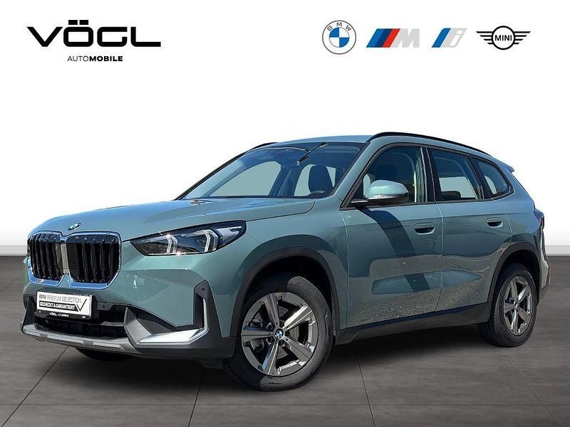 Grün Gebraucht 2024 BMW X1 Shadowline SUV | 39.380 € (Guter Preis) - Bild 1/4