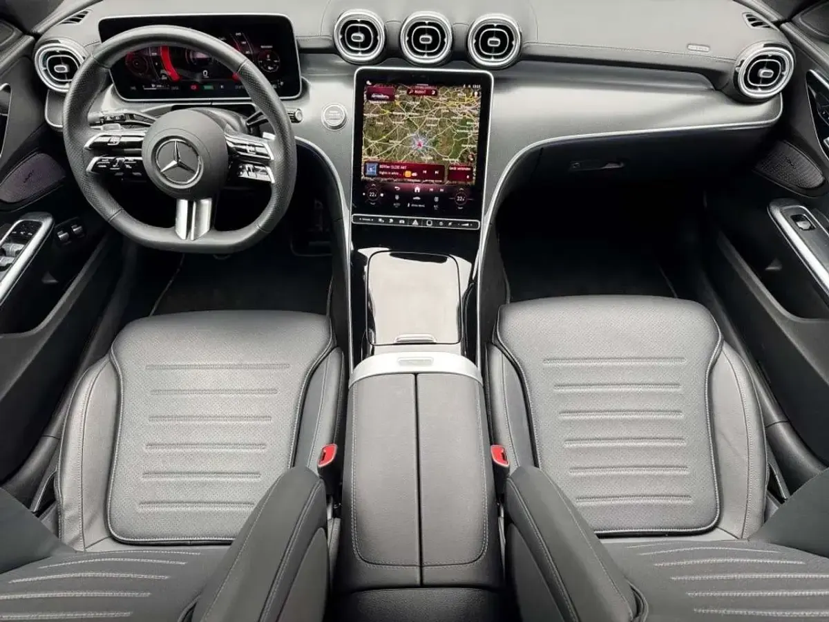 Gebraucht Mercedes C300e AMG 204 PS (150 kW) 2025 Blaulack sodalithblau Kombi