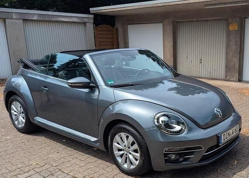 Grau Gebraucht 2018 VW Beetle Sound Cabrio | 17.490 € (Guter Preis) - Bild 1/4