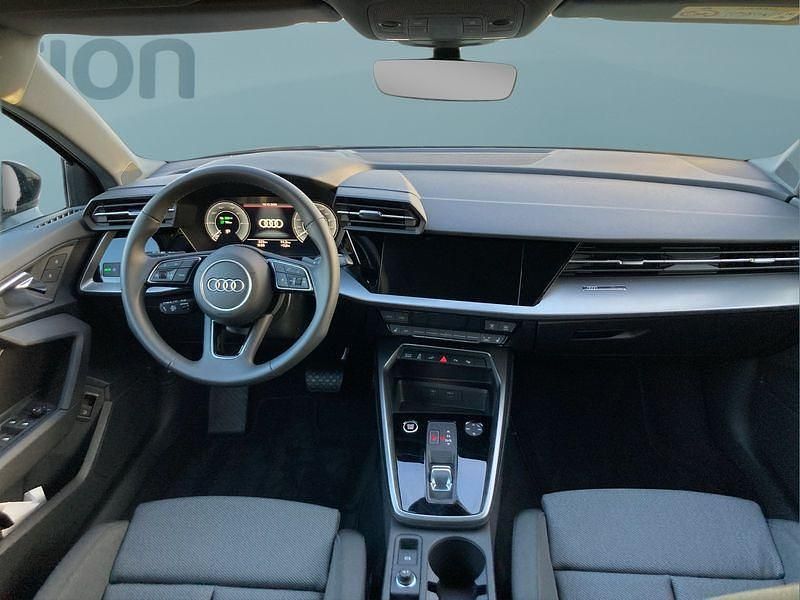 Gebraucht Audi A3 Sportback e-tron 204 PS (150 kW) 2023 Schwarz Kleinwagen