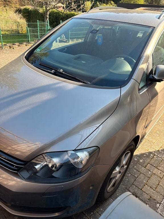 Braun Gebraucht 2009 VW Golf Plus Team Van / Kleinbus | 3.800 € (Guter Preis) - Bild 1/2