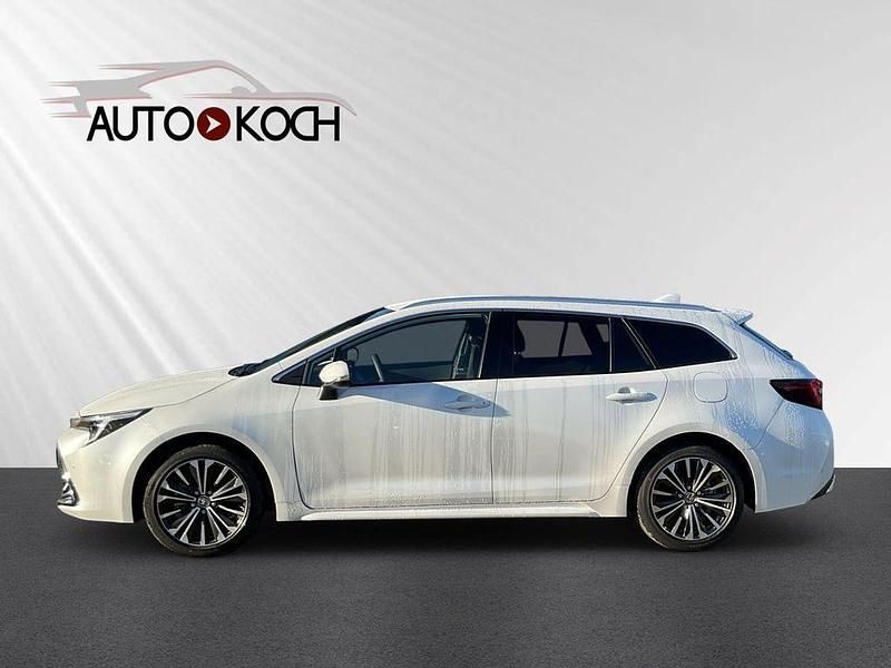 Neu Toyota Corolla 184 PS (135 kW) 2025 Weiß Kombi
