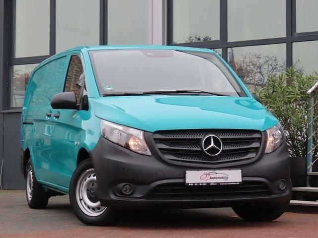 Grün Gebraucht 2020 Mercedes Vito Van / Kleinbus | 18.490 € (Superpreis) - Bild 1/4