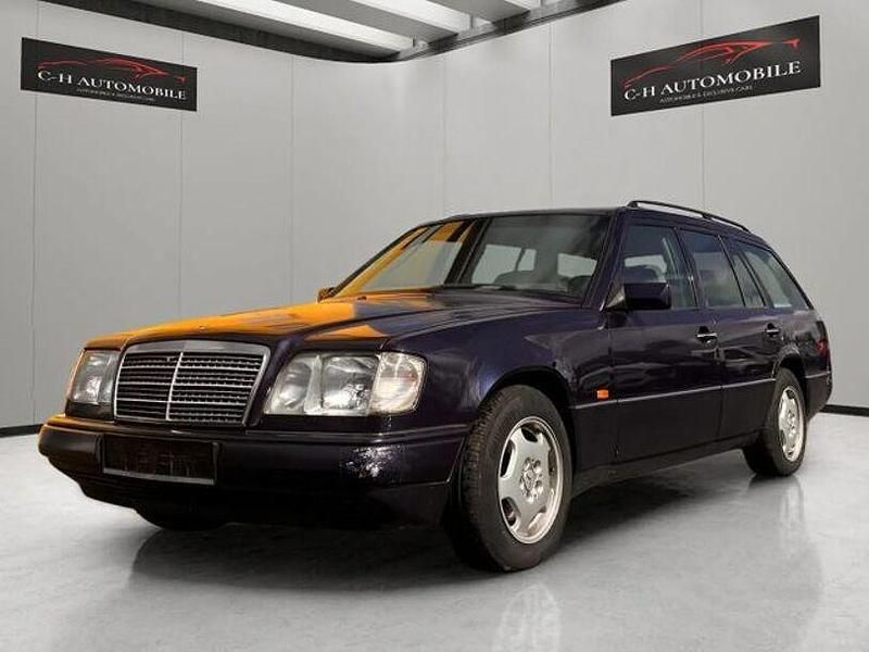 Gebraucht Mercedes E220 150 PS (110 kW) 1996 Other Kombi