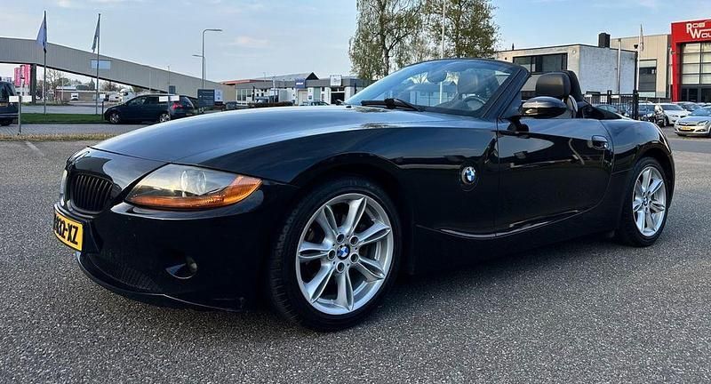 Schwarz Gebraucht 2004 BMW Z4 Sport Line Cabrio | 10.450 € (Guter Preis) - Bild 1/4