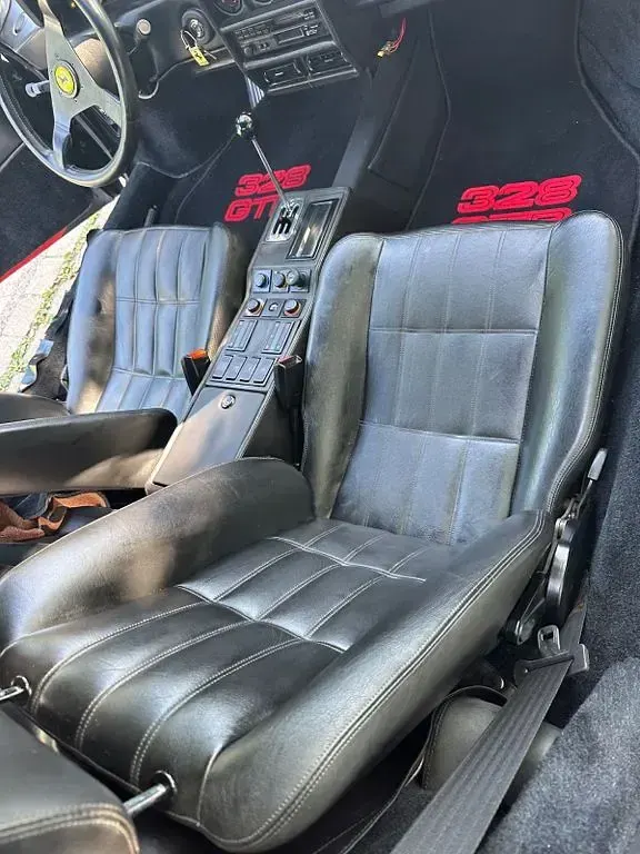 Gebraucht Ferrari 328 271 PS (199 kW) 1986 Rot Cabrio