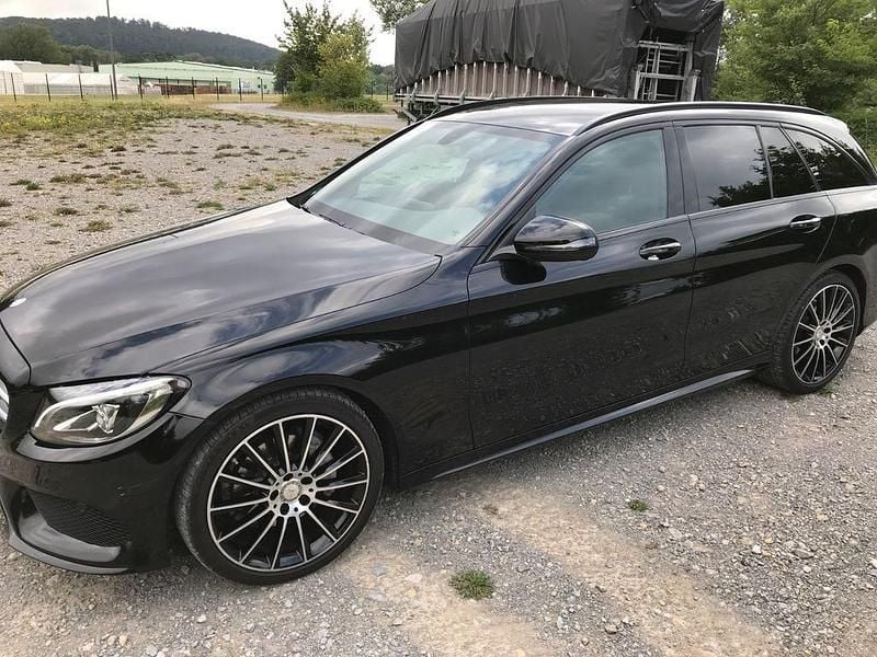 Gebraucht Mercedes C220 AMG line 170 PS (125 kW) 2016 Schwarz Limousine