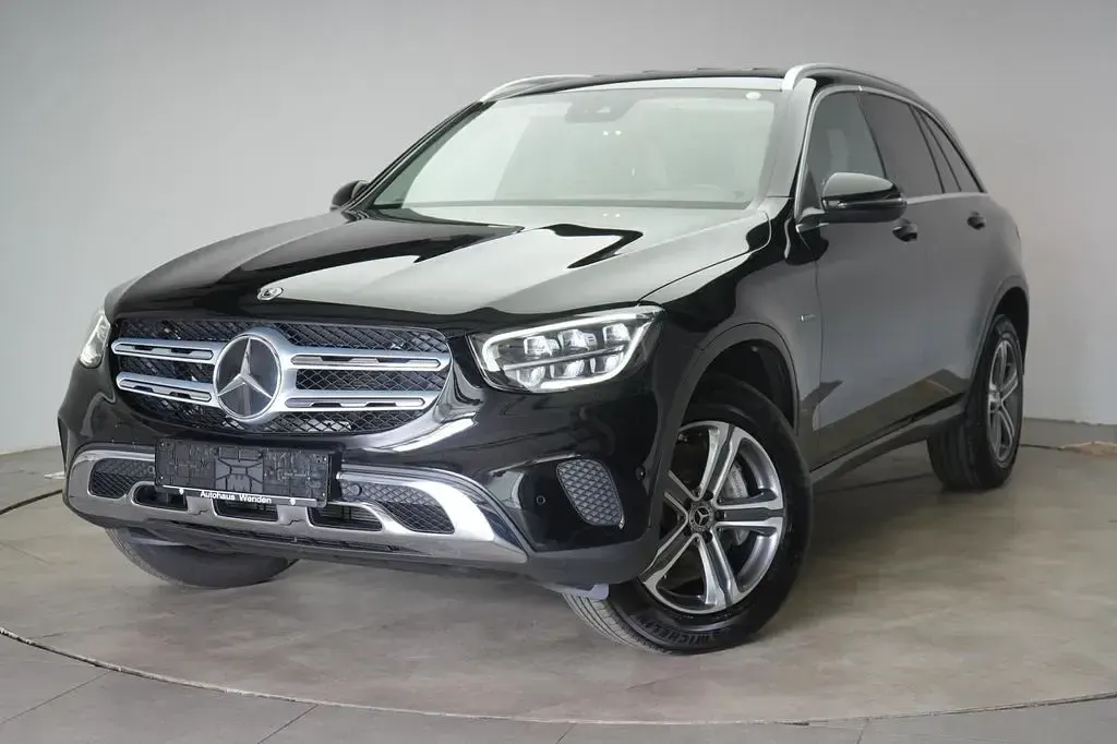 Gebraucht Mercedes GLC300de AMG line 194 PS (142 kW) 2021 Schwarz SUV