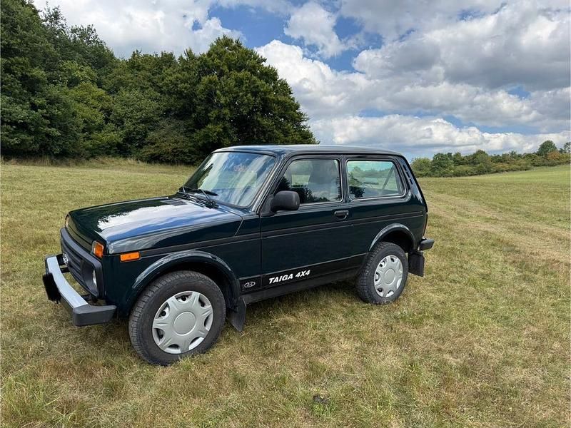 Grün Gebraucht 2018 Lada Taiga SUV | 9.990 € (Fairer Preis) - Bild 1/4