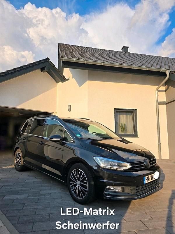 Schwarz Gebraucht 2017 VW Touran Van / Kleinbus | 18.000 € (Fairer Preis) - Bild 1/4