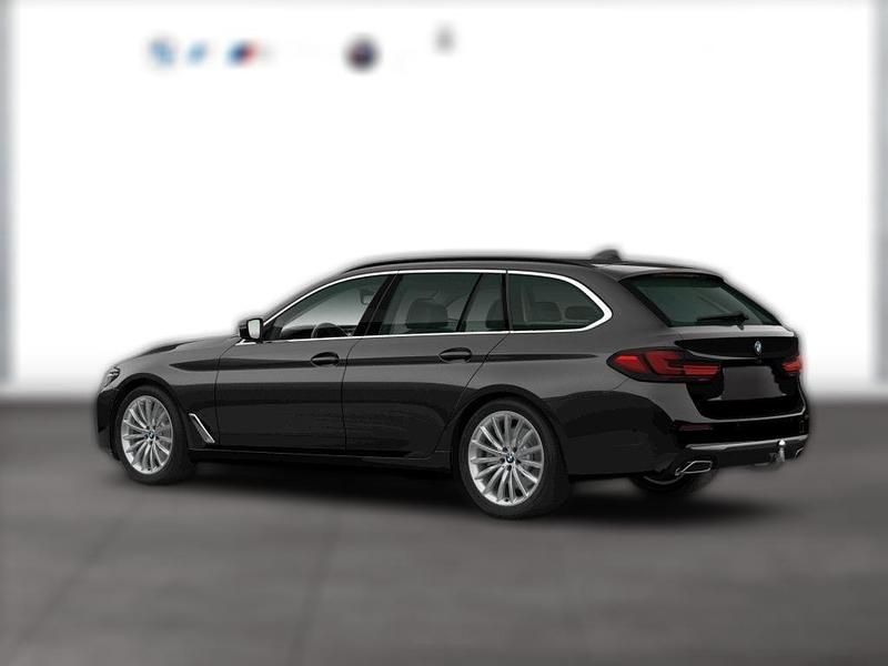 Gebraucht BMW 530 Efficient Dynamics 286 PS (210 kW) 2023 Schwarz metallic Kombi