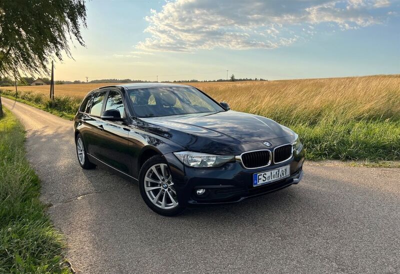 Blau Gebraucht 2016 BMW 320 Limousine | 9.900 € (Superpreis) - Bild 1/4