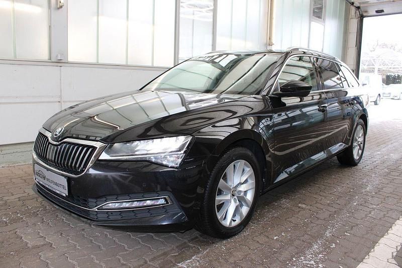 Gebraucht Skoda Superb Style 150 PS (110 kW) 2021 Schwarz Kombi
