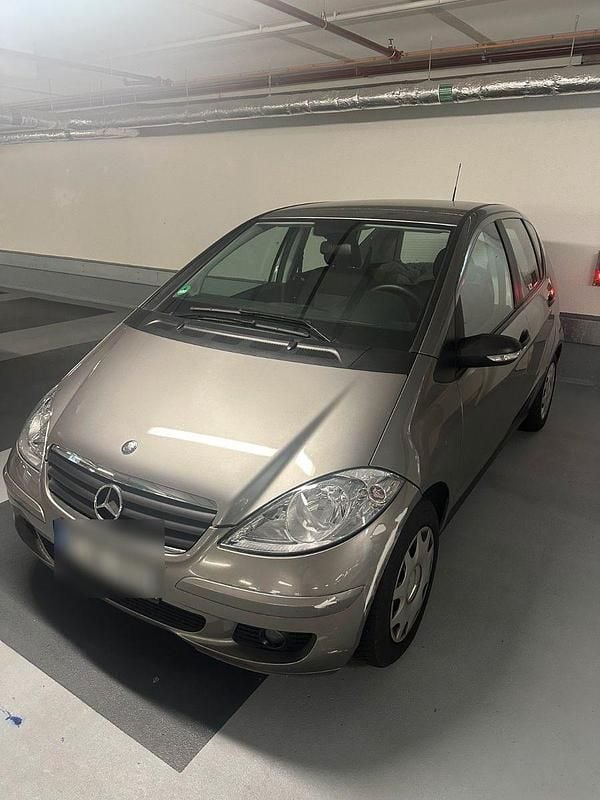 Grau Gebraucht 2007 Mercedes 170 Classic Kombi | 5.250 € - Bild 1/4