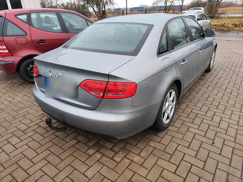 Gebraucht Audi A4 170 PS (125 kW) 2010 Grau Limousine
