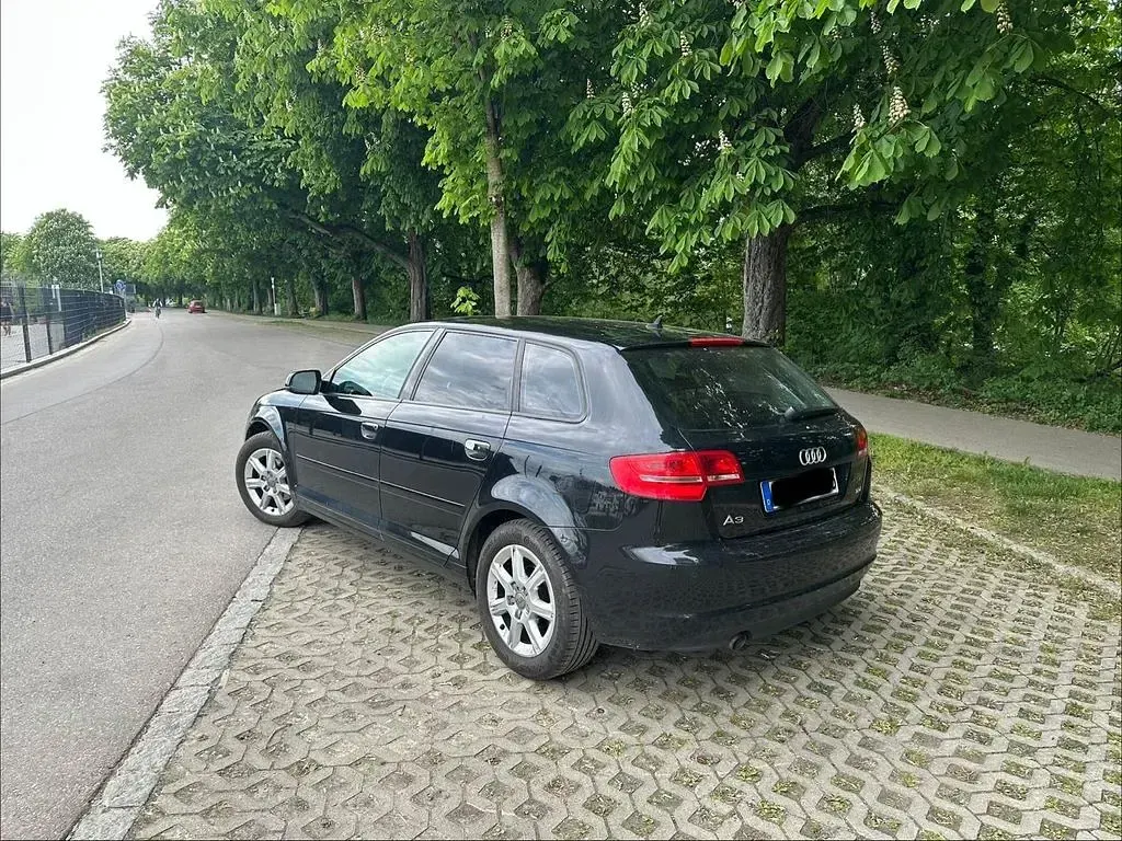 Używany Audi A3 Ambiente 105 KM (77 kW) 2011 Czarny Hatchback