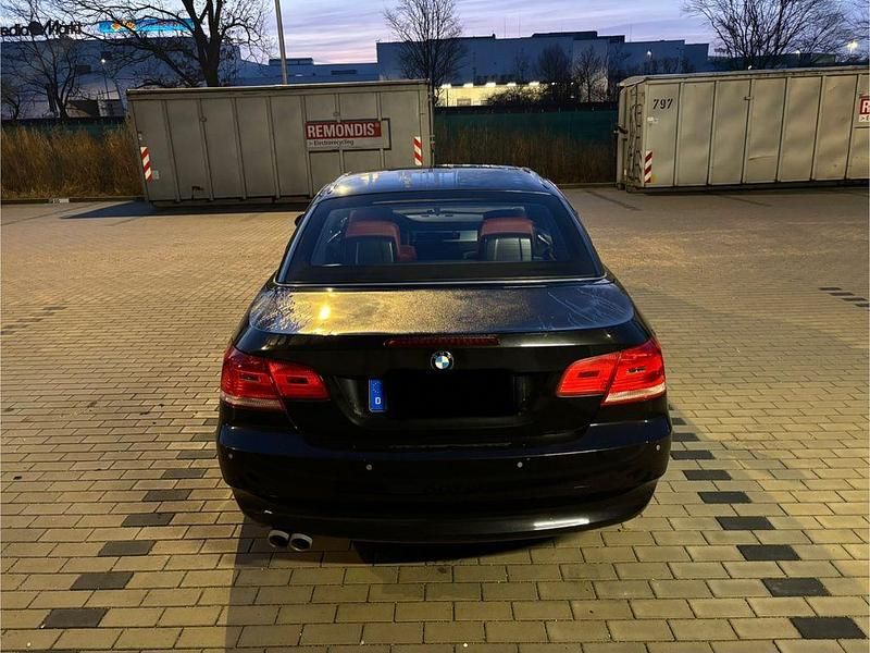 Gebraucht BMW 325 Cabriolet 218 PS (160 kW) 2007 Schwarz Cabrio