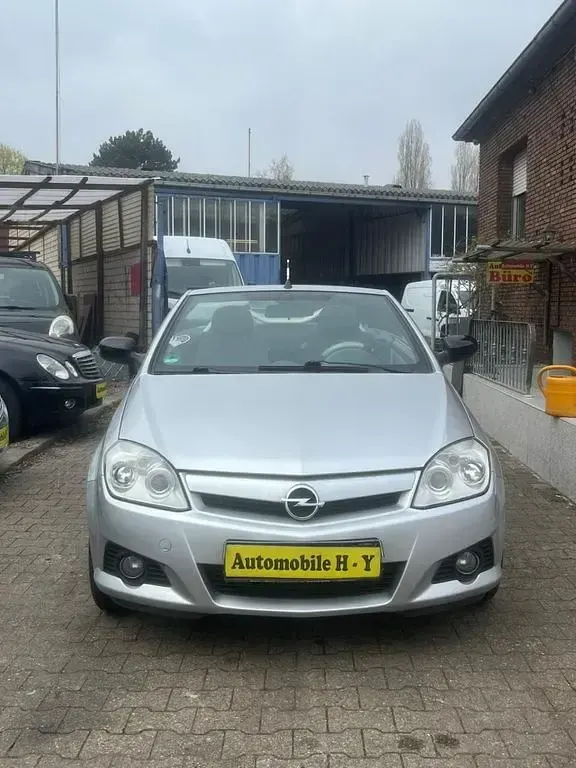 Gebraucht Opel Tigra Enjoy 90 PS (66 kW) 2006 Silber Cabrio