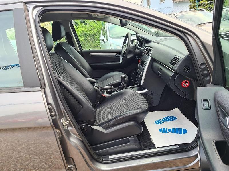 Gebraucht Mercedes B180 116 PS (85 kW) 2010 Grau Van / Kleinbus