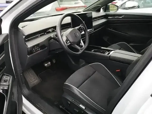 Gebraucht VW ID.7 Pro 210 kW (286 PS) 2024 Gletscherweiß metallic Limousine