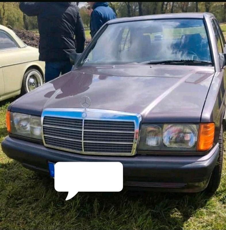 Gebraucht Mercedes 190 109 PS (80 kW) 1990 Violet Limousine