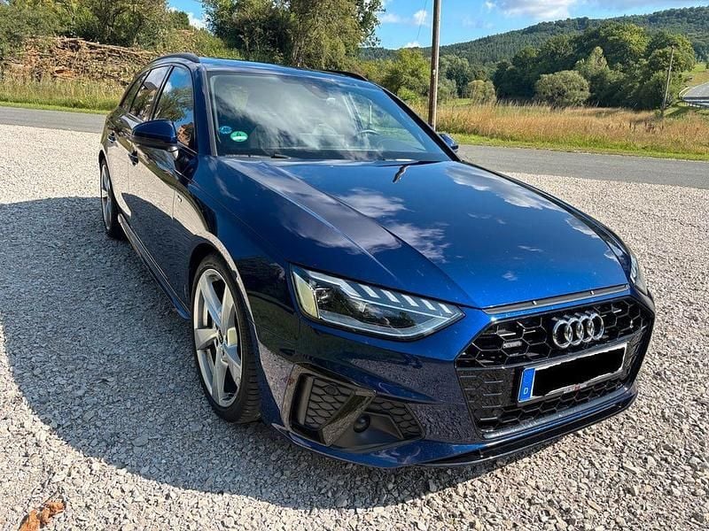 Blau Gebraucht 2022 Audi A4 S-Line Kombi | 37.299 € (Fairer Preis) - Bild 1/4