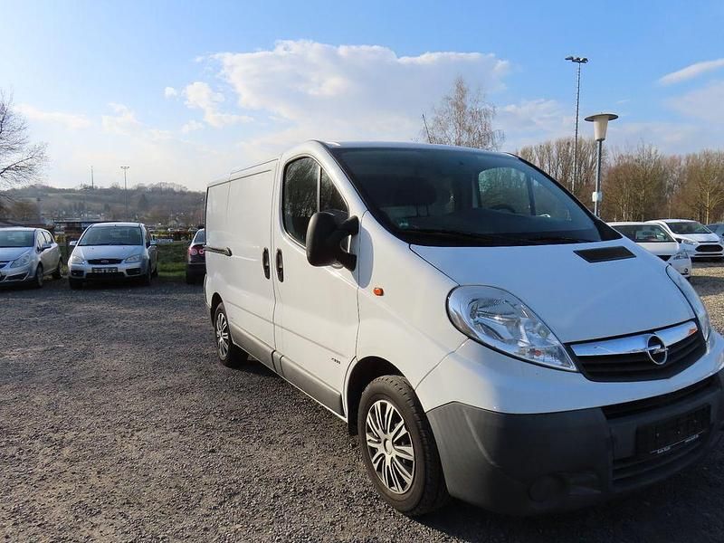 Gebraucht Opel Vivaro 114 PS (83 kW) 2013 Weiß Van / Kleinbus