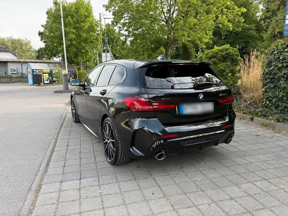 Gebraucht BMW M135 306 PS (225 kW) 2023 Schwarz Kleinwagen