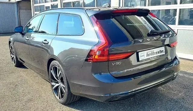Gebraucht Volvo V90 Plus 197 PS (144 kW) 2022 Platinum grey / metallic Kombi