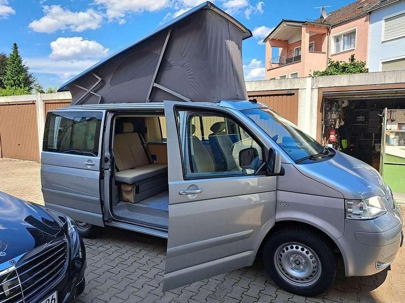 Reflexsilber metallic Gebraucht 2005 VW T5 Comfortline Van | 23.970 € - Bild 1/4
