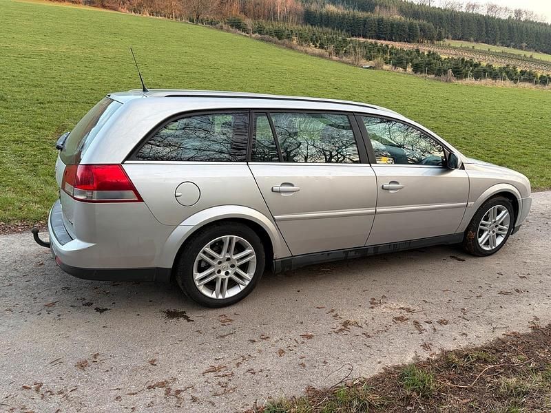 Gebraucht Opel Vectra 175 PS (128 kW) 2004 Silber Kombi