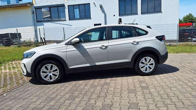 Gebraucht VW Taigo Basis 95 PS (69 kW) 2022 Grau SUV